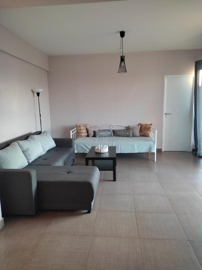 Double M Comfy Flat Apartment Markópoulon Екстериор снимка